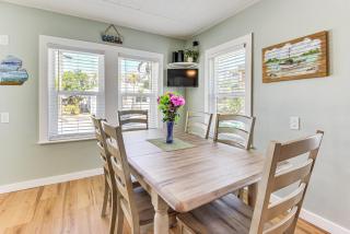Bradenton Beach Home with Outdoor Bar and Heated Pool! - Bradenton Beach - 2