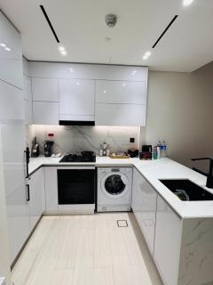 Elegant 1BR Apt in JVC Dubai with Spacious Balcony & City Views - 5