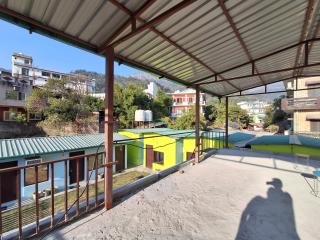 LandLopers Hostel - Rishikesh - 3