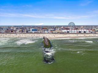Modern Condo Just Steps from the OC Boardwalk - Ocean City - 5