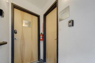 Modern Nova Cozy & Stylish Downtown Retreat - 3