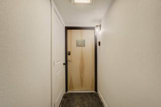 Modern Muse Cozy Downtown Retreat with Workspace - 3