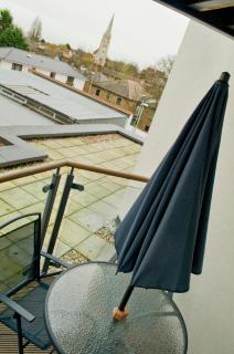 Great location, direct links to London Bridge! - 1