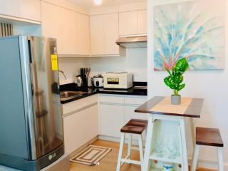 Abreeza Studio Suite T2-815 - Perfect Staycation with Full Kitchen, AC, Wi-Fi, Resort-style Pool - Davao - 6