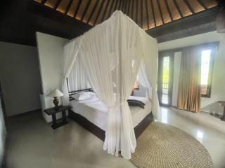 Puri Seroni hotel - 8