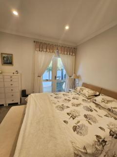 Sandy Paws Beach House - Papamoa - 3