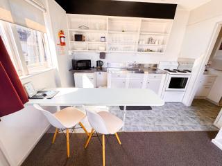 Waikanae Beach Motel - 6