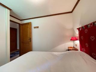 Appartement Savoyard 3P avec Terrasse à 500m du Centre - FR-1-505-211 - 3