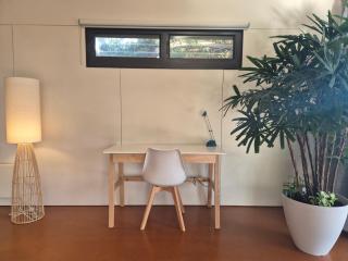 Tranquil Garden Studio with Stunning Lake Views - 4