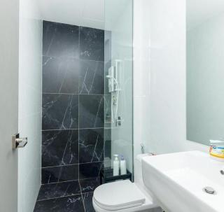 The Floral Retreat N3w Cozy High floor Beacon Executive Suite - George Town - 9