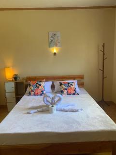 R&A Haven Guest House - 8