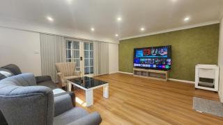 Hannah's Spacious Two Bedroom Three Sisters Hideaway - Katoomba - 9