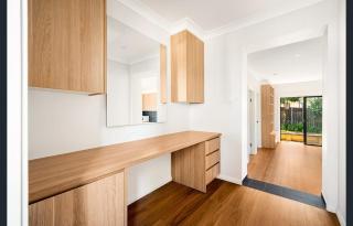Hannah's Spacious Two Bedroom Three Sisters Hideaway - Katoomba - 2