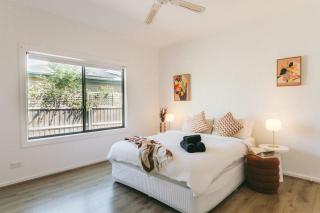 Hobart Riverside Cosy 4BR - 10mins to Hobart CBD - 3