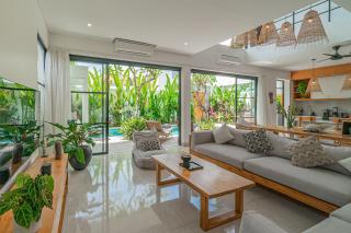 Puri Senang - Modern 4BR Pool Villa , Central Berawa , 6 min to Beach & Finns - 9