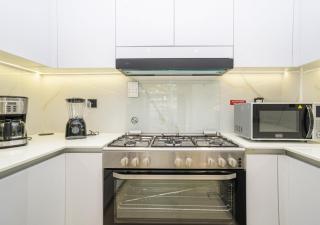 Spacious 3BR Apartment in JVC Dubai Modern & Cozy Stay - 3