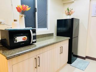 Comfy 2BR Suite with City View plus WIFI & Netflix - Manila - 2