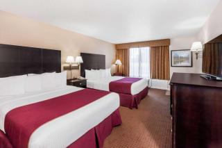 Ramada by Wyndham Grayling Hotel & Conference Center - Grayling - 1