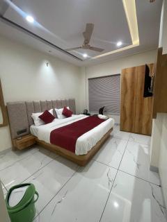 Hotel Golden Wood - Indore - 7