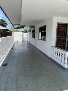Peaceful Bungalow Retreat - 4