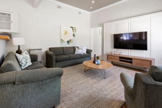 Coral Rose Cottage - 8