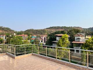 Royal Villa 1 - Lonavala 2BHK Bungalow with Pvt Swimming Pool - Lonavla - 3