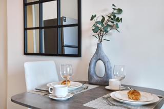 Luxury Studio - SOL BAY Tower - Business Bay by Stayfinity - 1