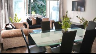 Tilehurst Villa Studio - 6