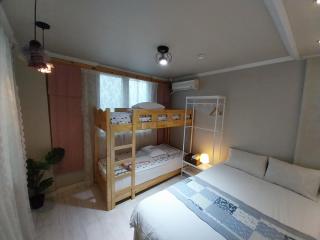 Pohang Youngildae Guesthouse - Pohang - 9