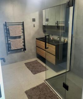 Epsom Escape Stylish Apartment - 5