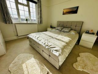 Luxurious apartment-London-GerrardsCross-Wembley-Parking-sleeps4 - Gerrards Cross - 3