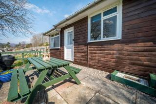 2 Bed Chalet - Sleeps 4 - River and mountain views - 4