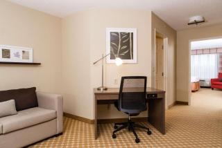Country Inn & Suites by Radisson, Milwaukee West Brookfield , WI - Brookfield - 6