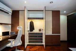 Low-Rise House for Groups Near BTS & EmDistrict For Spacious Cozy Stay - 3