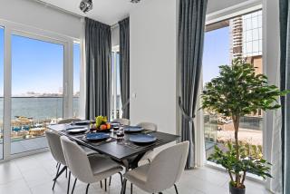 Spacious Dubai Marina 2BR Great Views Top Location - 6