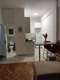 Chara's Cozy Apartment by VPN Accomodation - Atene - 6
