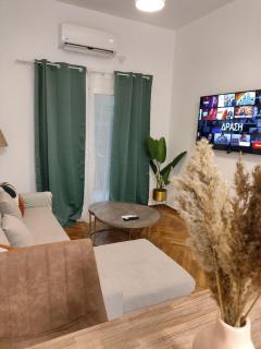 Chara's Cozy Apartment by VPN Accomodation - Atene - 5