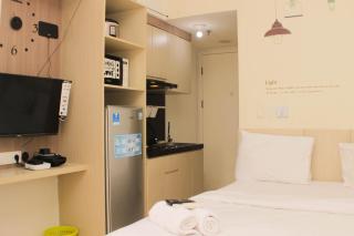 Cozy Living Studio Room at Springlake Summarecon Bekasi Apartment By Travelio - 3