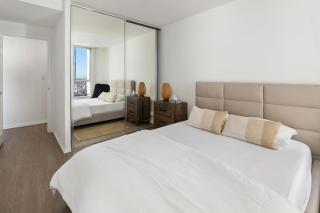 The violet-Santa Monica highrise beach front&view - 2