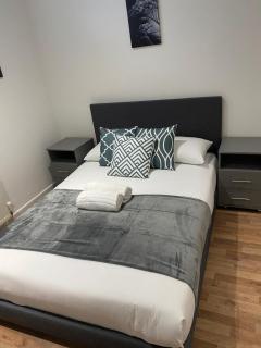 Modern Studio Apartment in Shoreditch - London - 1