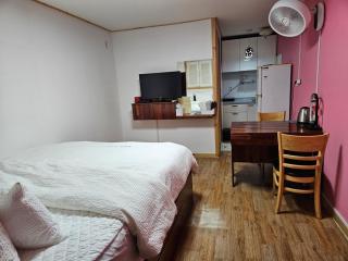 Yeosu Geumo Island Village Pension Former Dongbaekgol - Yeosu - 8