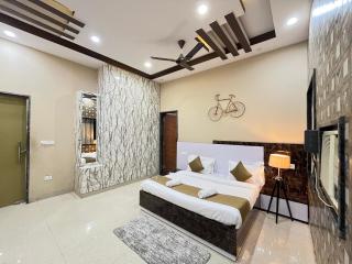 GoBravo 11 - 6BHK Farm with Pool and Garden - Gurgaon - Gurgaon - 1