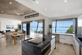 Hidden Cove 2 - Beachfront, Private Pool & Buggy - Hamilton Island - 2