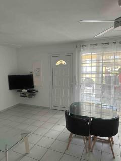 appartement type F3 a St François - 8