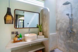 Stylish Luxurious 2-Bedroom Villa Near Echo Beach - Canggu - 3