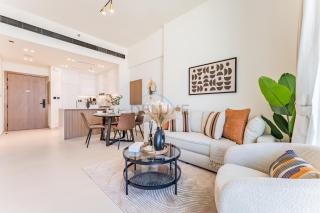 City Views 1BR Near Community Park with Private Balcony, Binghatti House, Jumeirah Village Circle by Deluxe Holiday Homes - 3