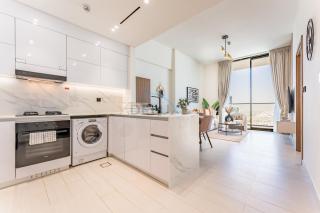 City Views 1BR Near Community Park with Private Balcony, Binghatti House, Jumeirah Village Circle by Deluxe Holiday Homes - 1