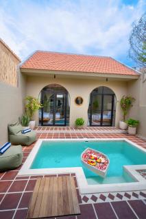 Stylish Luxurious 2-Bedroom Villa Near Echo Beach - Canggu - 7