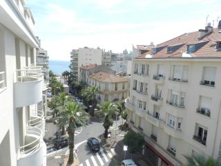 Juan-les-Pins moderne studio, sea view - 2