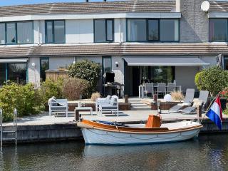Schönes Ferienhaus am Wasser in Lemmer - Lemmer - 1